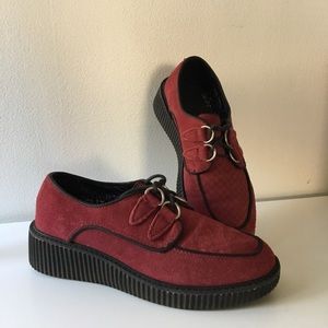 Burgundy Skechers Creepers